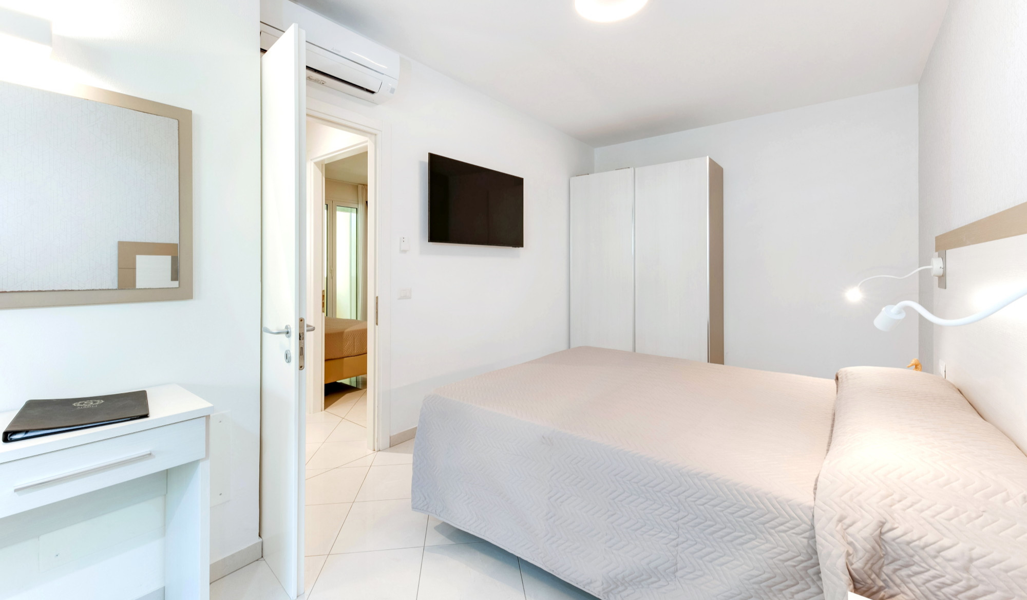 media.camera-residenza-acquamarina1